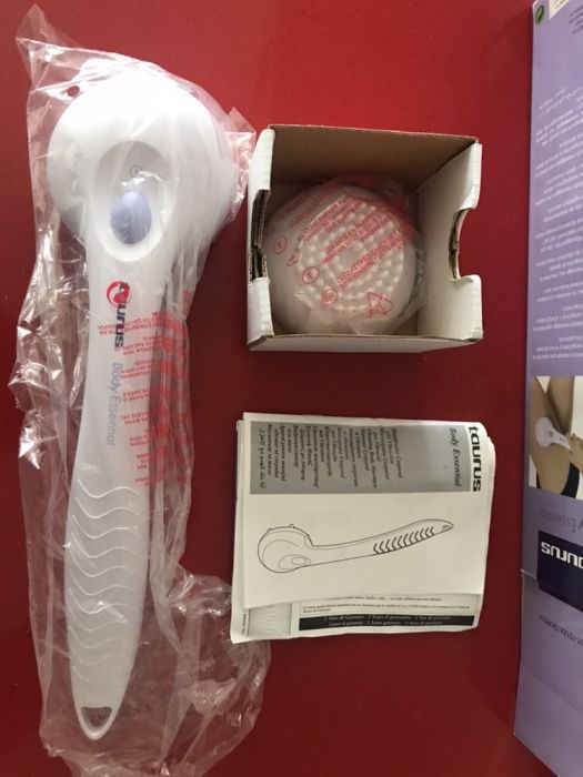 Escova massajadora da Taurus Body essencial com 2 funções