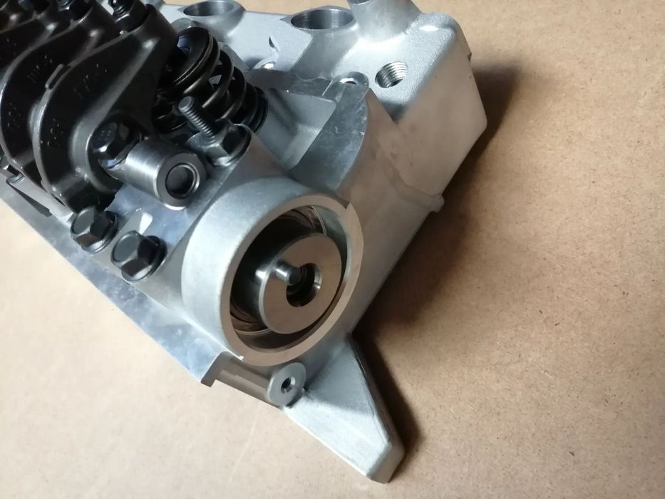 Cabeça Motor Completa 2.5 D / 2.5 TD e 2.3 D / 2.3 TD 4D56 -