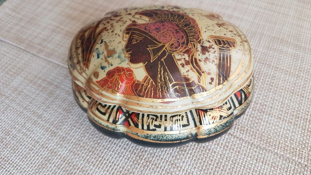 Szkatułka na Biżuterie-porcelana