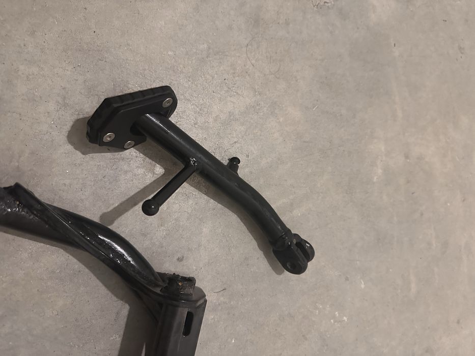 Descansos central e lateral Honda Forza 750