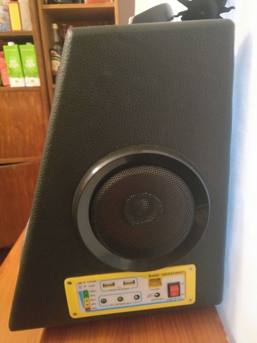 Vende-se uma coluna portátil