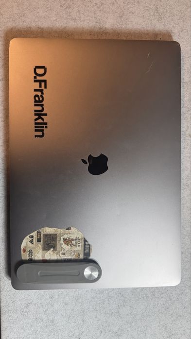MacBook Pro 16” (2019) – Avariado – Para Peças ou Reparação