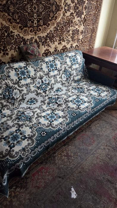 Диван б/у віддам безплатно