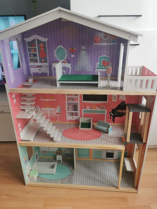 Domek dla lalek Barbie. Kupiony nowy w grudniu 2025r. Wymiary 114/81/33