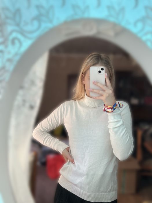 Cienki sweter golf