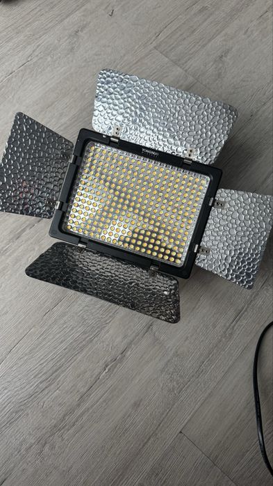 Відеосвітло yungnou 300 з адаптером