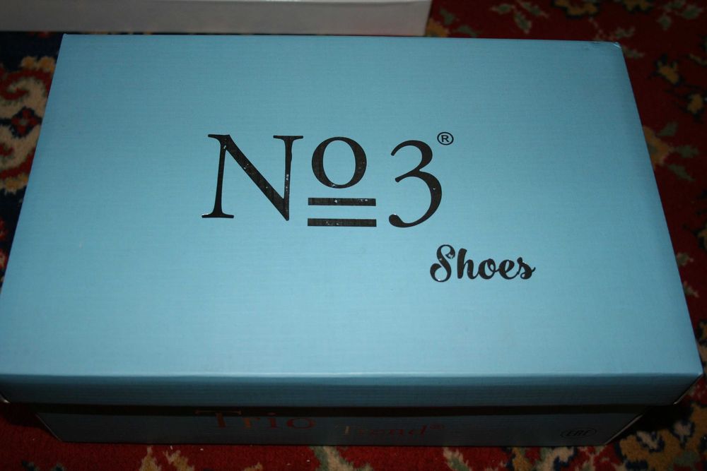 Кроссовки бежевые 38 размер