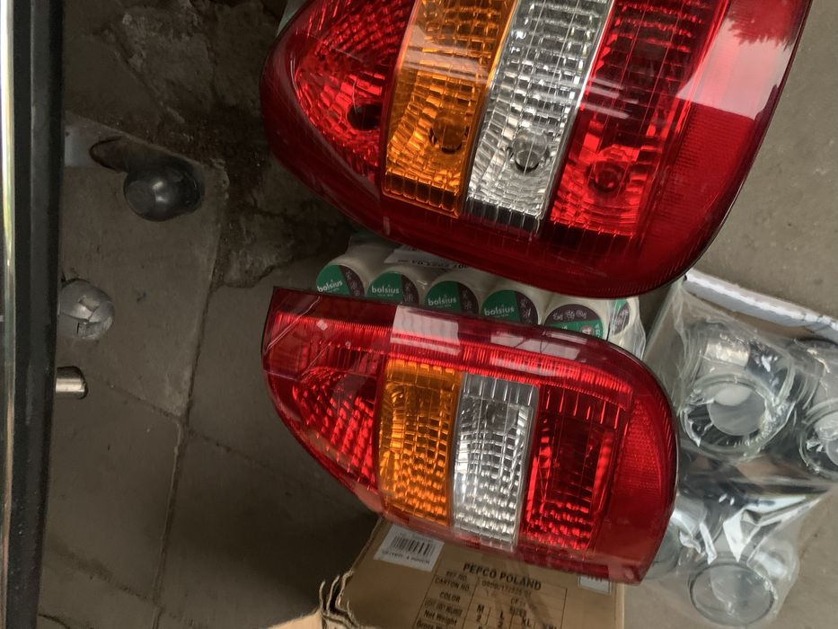 Lampy tylne sprzedam do opla zafiry