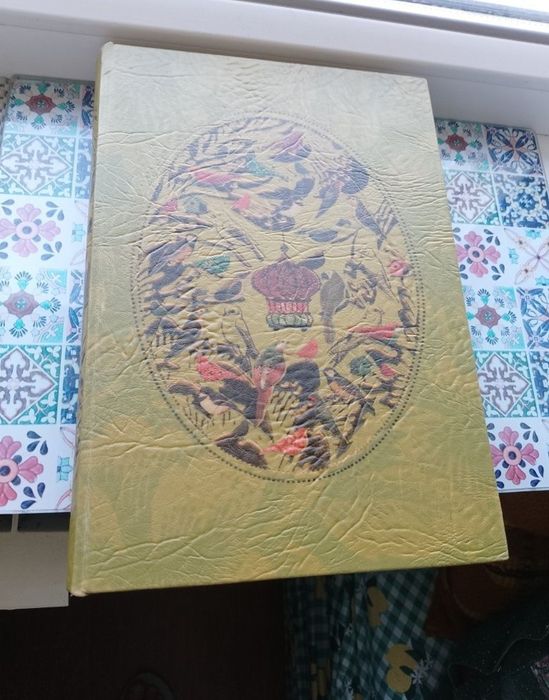 Шкатулка для украшений книга