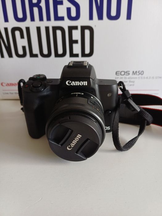 Máquina Fotográfica EOS M50 (como nova)