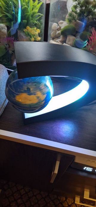 Lewitujący globus led