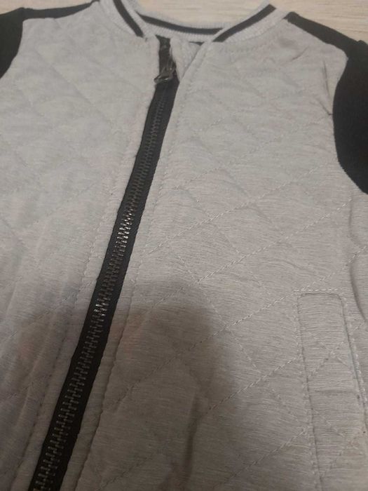 Jesienna kurteczka bluza r. 86/92 stan jak nowa.