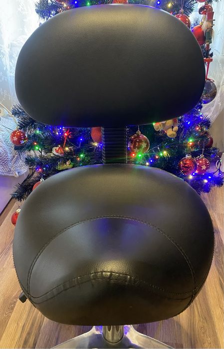 Siodło kosmetyczne z oparciem, krzeslo kosmetyczne z oparciem