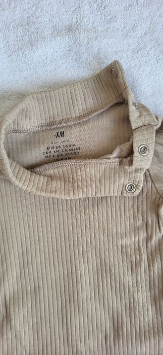 Боді-гольф дитячий H&M, розмір 68 см. Б/у, стан дуже гарний.

Боді-гол