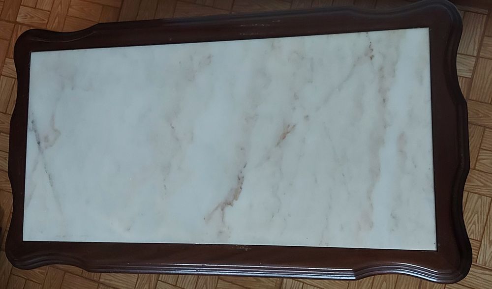 Mesa de centro com pedra mármore