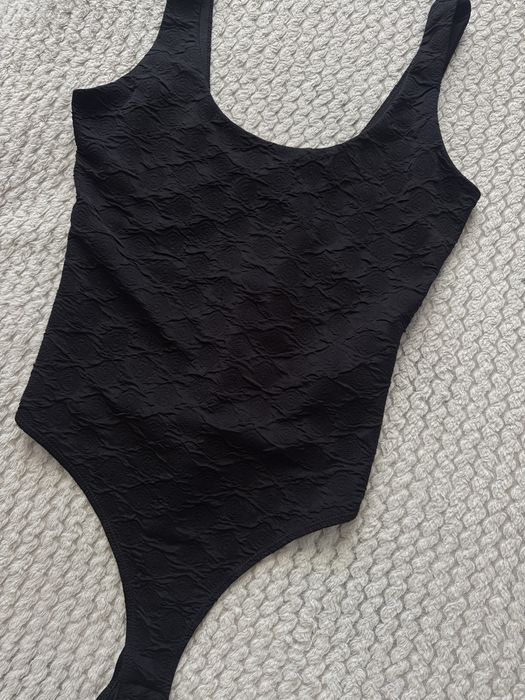 Damskie body z motywem koronki