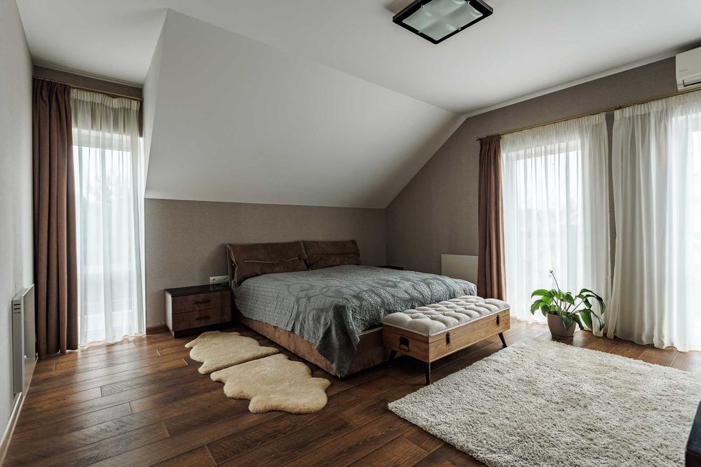 Продаж БУДИНКУ  в Гореничах 180 м2 на 10 соток