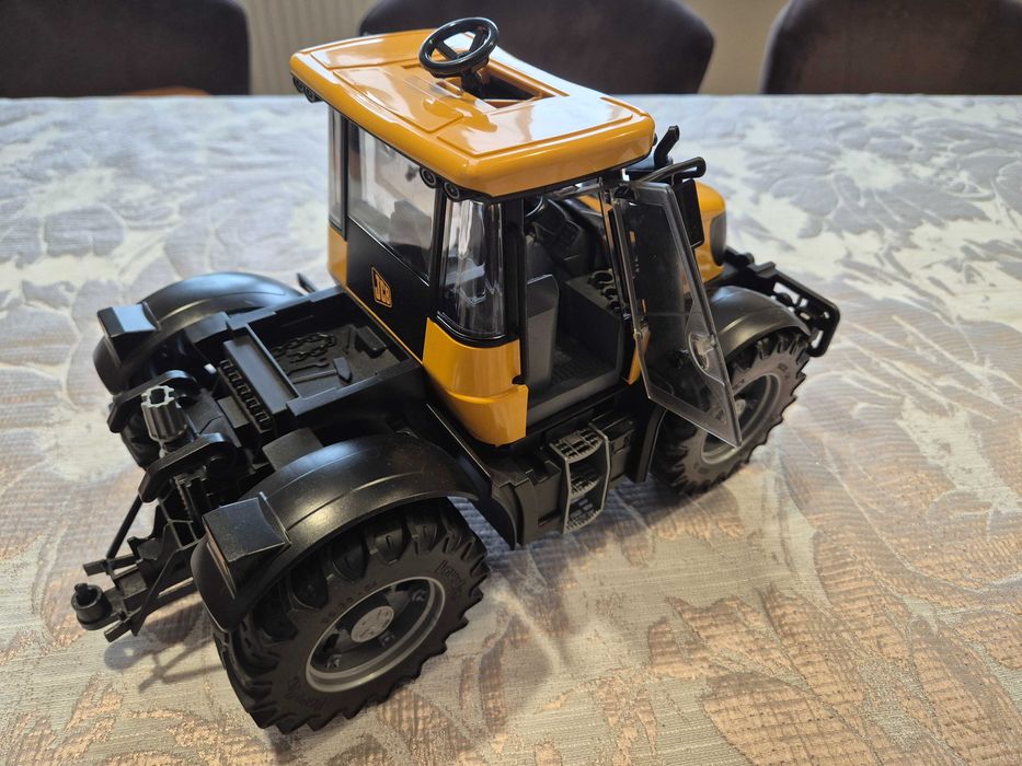 Traktor Bruder Fastrac