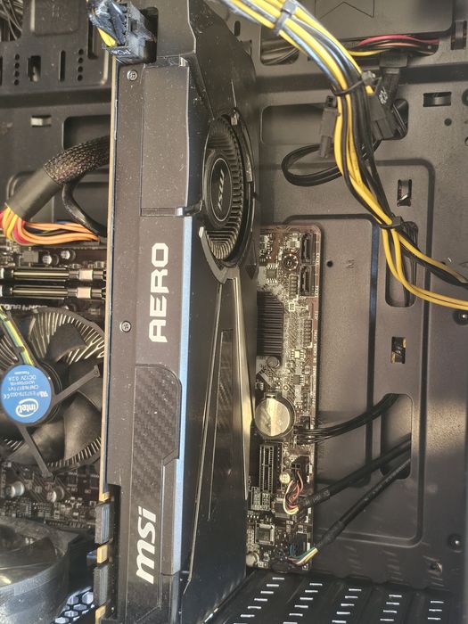 I5 8400 / 16GB RAM / 512 GB SSD /GTX 1070 OC