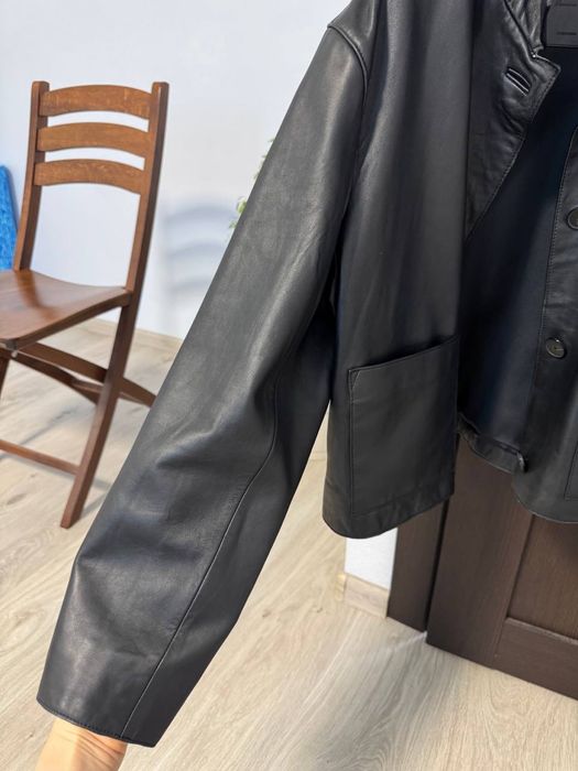 Шкіряна кожанна куртка на підкладці massimo dutti
