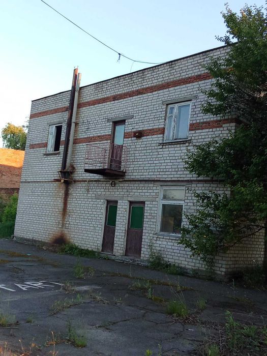 Готова автобаза (АТП) та логістичний комплекс 1476 м² на ділянці 1,24 га біля траси М-06, м. Радомишль