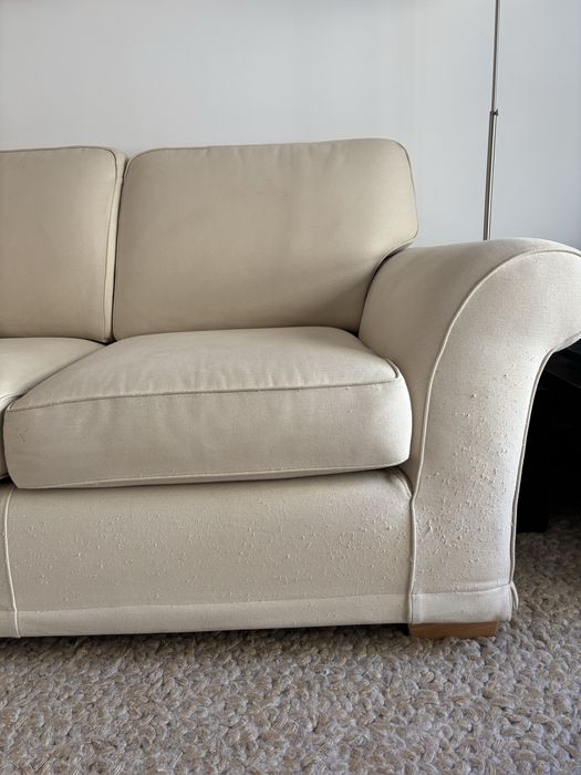 Sofá-Cama Bege (2 Lugares)