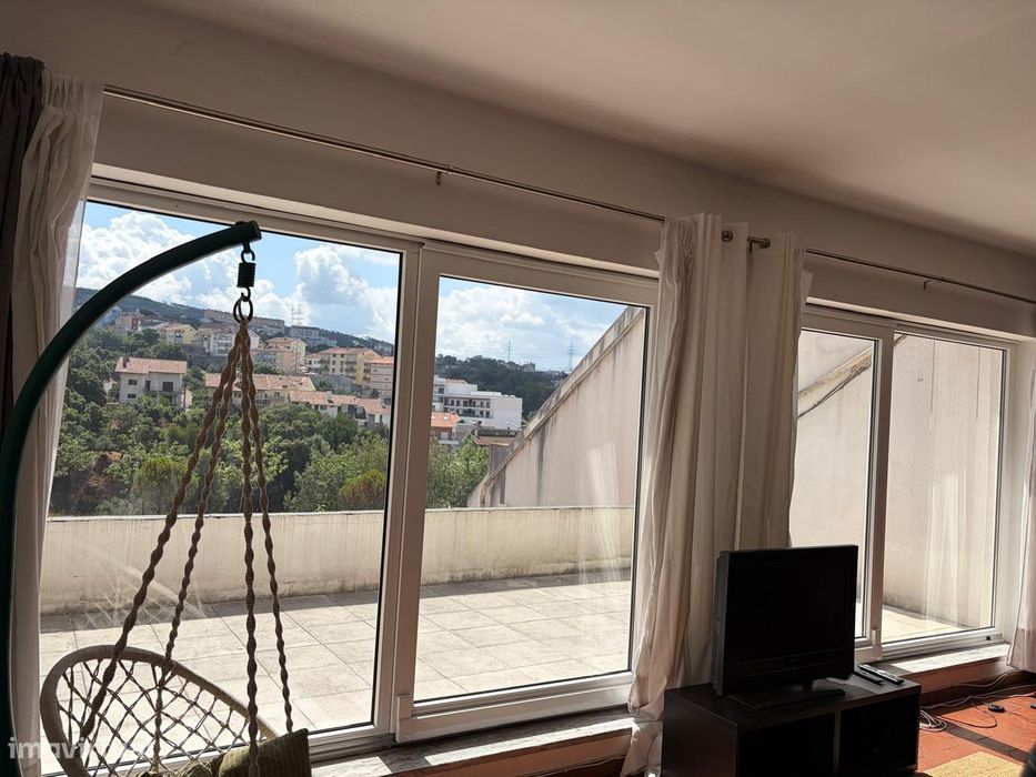 Excelente apartamento T3 duplex, renovado e completamente mobilado