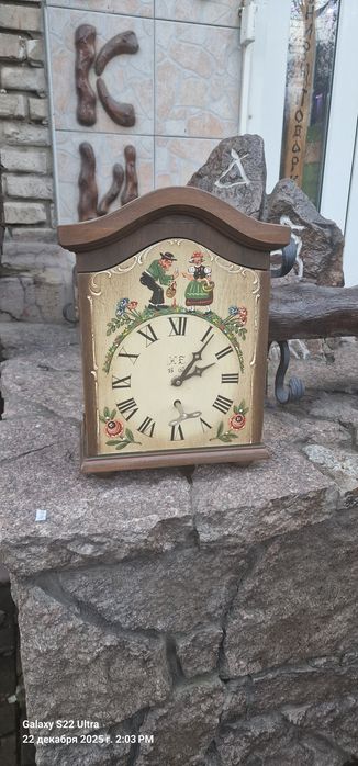 Продам часы немецкие механические.
