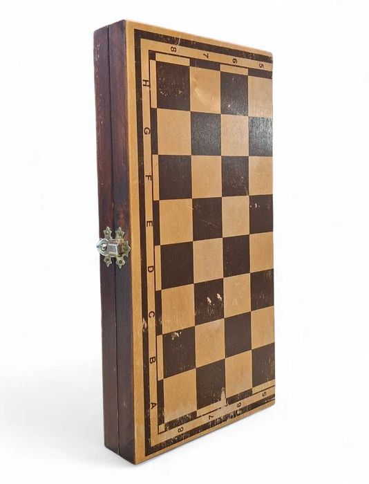 Drewniany zestaw do gry w szachy wraz z planszą