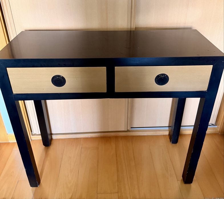 Aparador em madeira maciça