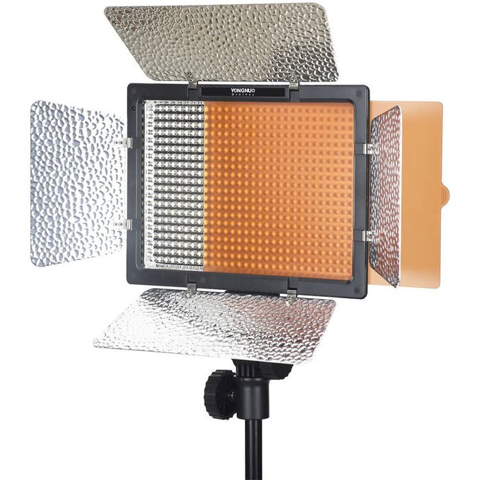 Постійне LED світло Yongnuo YN-600L (3200-5500К) з блоком живлення