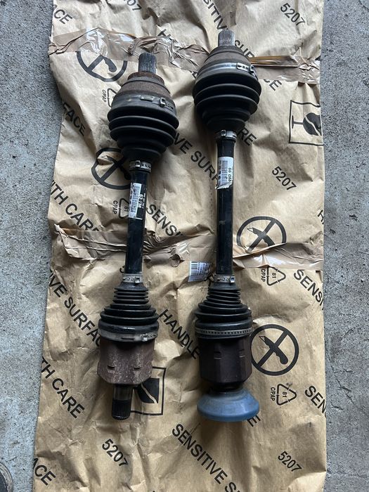 Polos prawa  vw tiguan 4x4 audi Q3    5N0