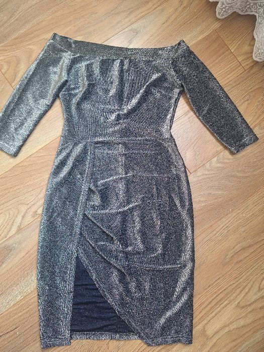 Нарядна  сукня .