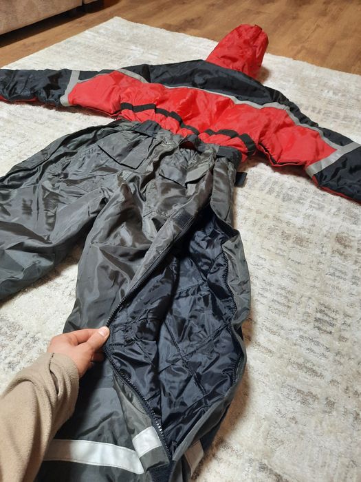 Горнолыжный костюм размера S