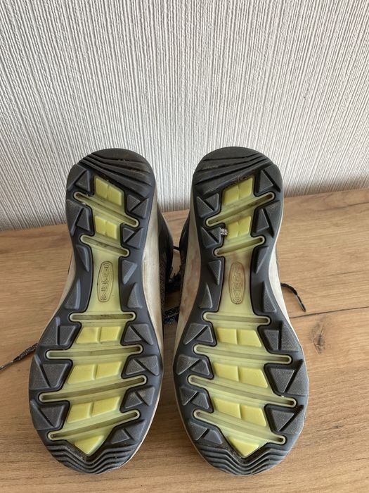 Демісезонні ботинки Keen 38 розмір