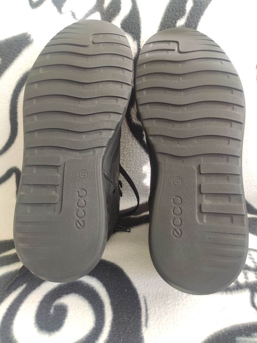 ботинки ecco BYWEY TRED Gore-Tex чорні та ecco st.1 hybrid lite коричн