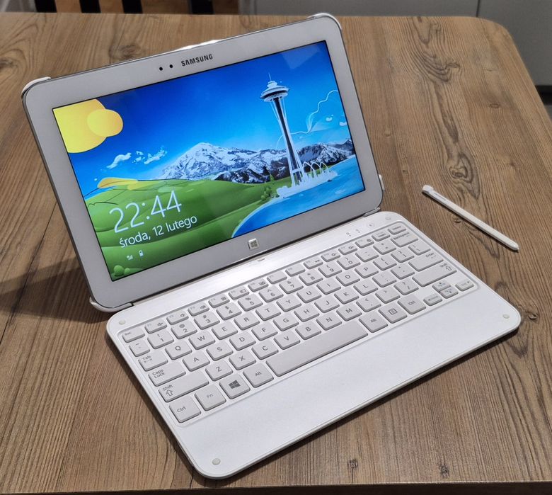 Samsung Ativ Tab 3 / XE300TZC