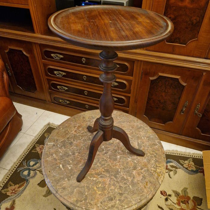 Mesa pedestal clássica em madeira maciça (mesa de apoio / mesa de chá)