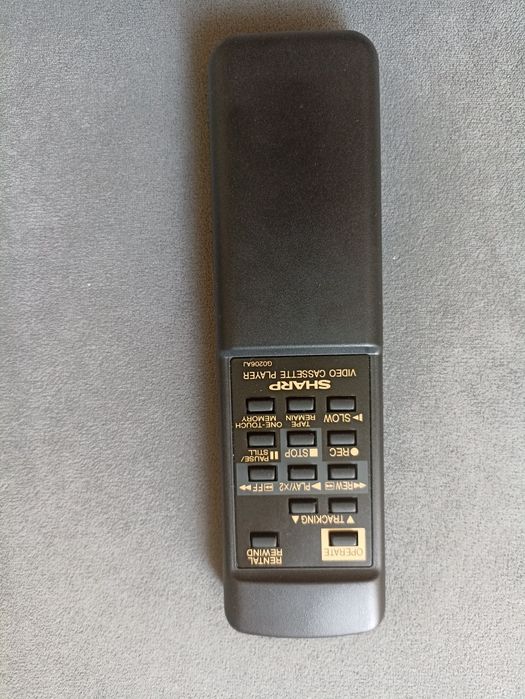 Пульт к видеомагнитофону Sharp