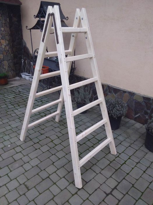 Драбина із дерева