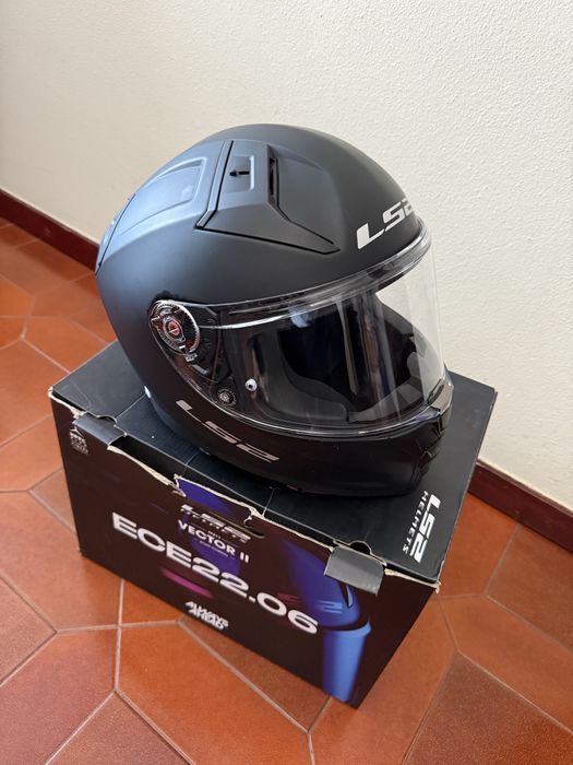 Capacete LS2.