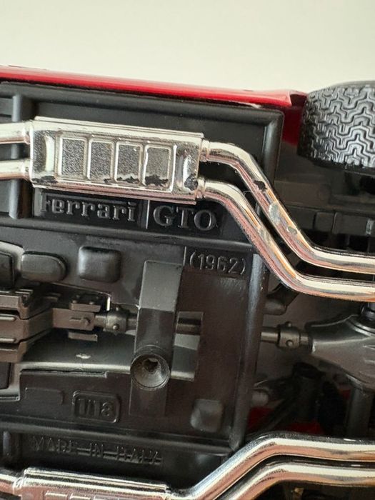 Carro Ferrari GTO miniatura