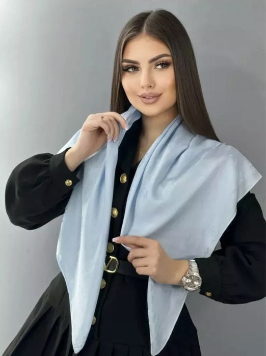 Хустинка від Chanel