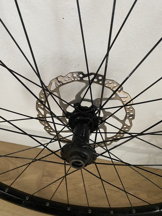 Vendo roda aro 29 dianteira