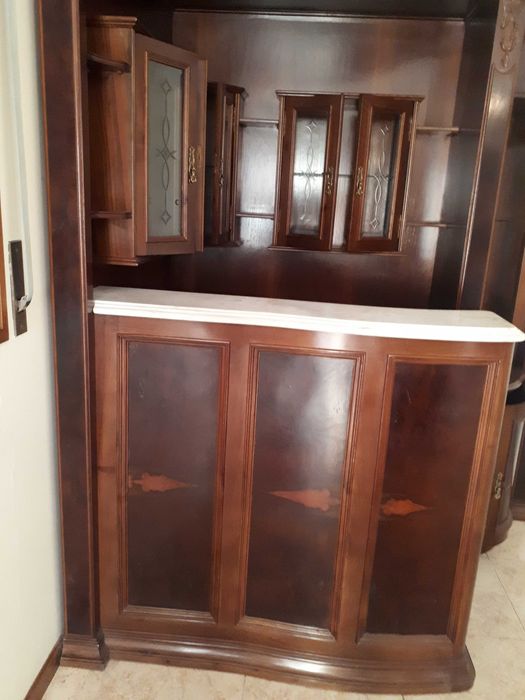 Bar em Madeira Nogueira