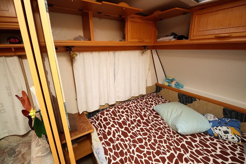 Причіп дача LMC luxus  (будинок на колесах, караван