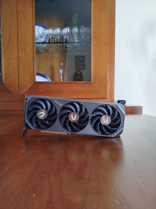 Zotac NVIDIA RTX 5070 - Como Nova Garantia 2 Anos