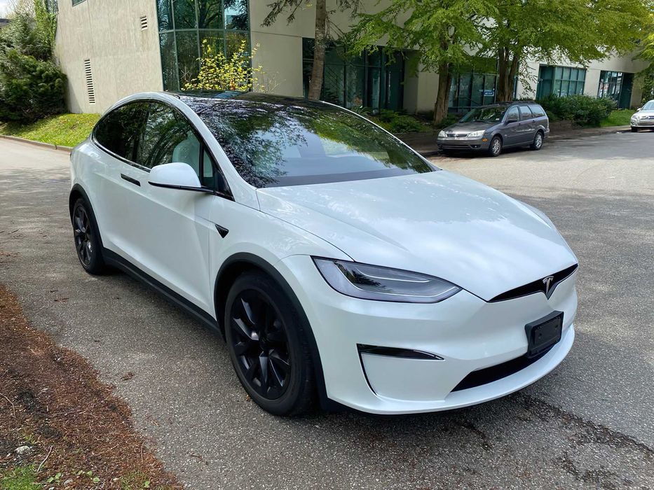 Tesla Model X      2022