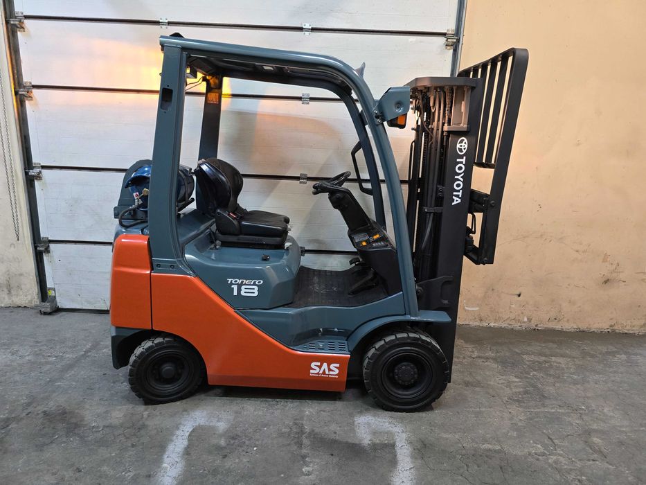 Навантажувач вилковий, газовий 1.8 тонн, Toyota 02-8FGF18 Триплекс