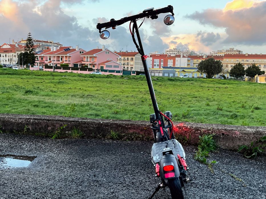 Trotinete elétrica Urban Glide eCross Pro em bom estado.